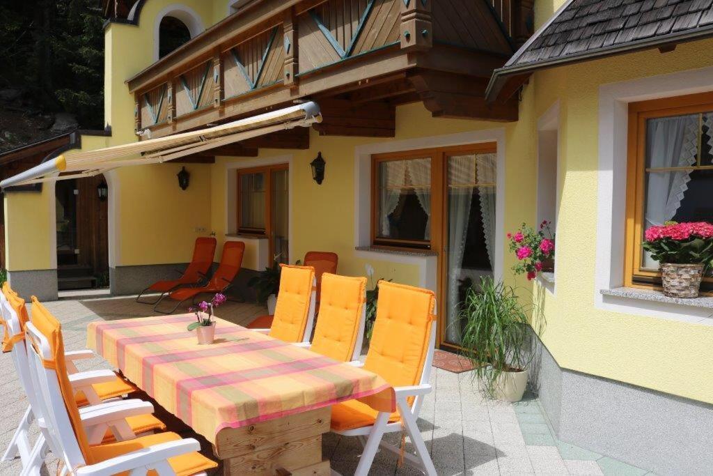 Landhaus Katharina Bis 12 Personen Mit Saunachalet Und Blick Auf Die Bergwelt Des Zillertals Hippach Eksteriør billede